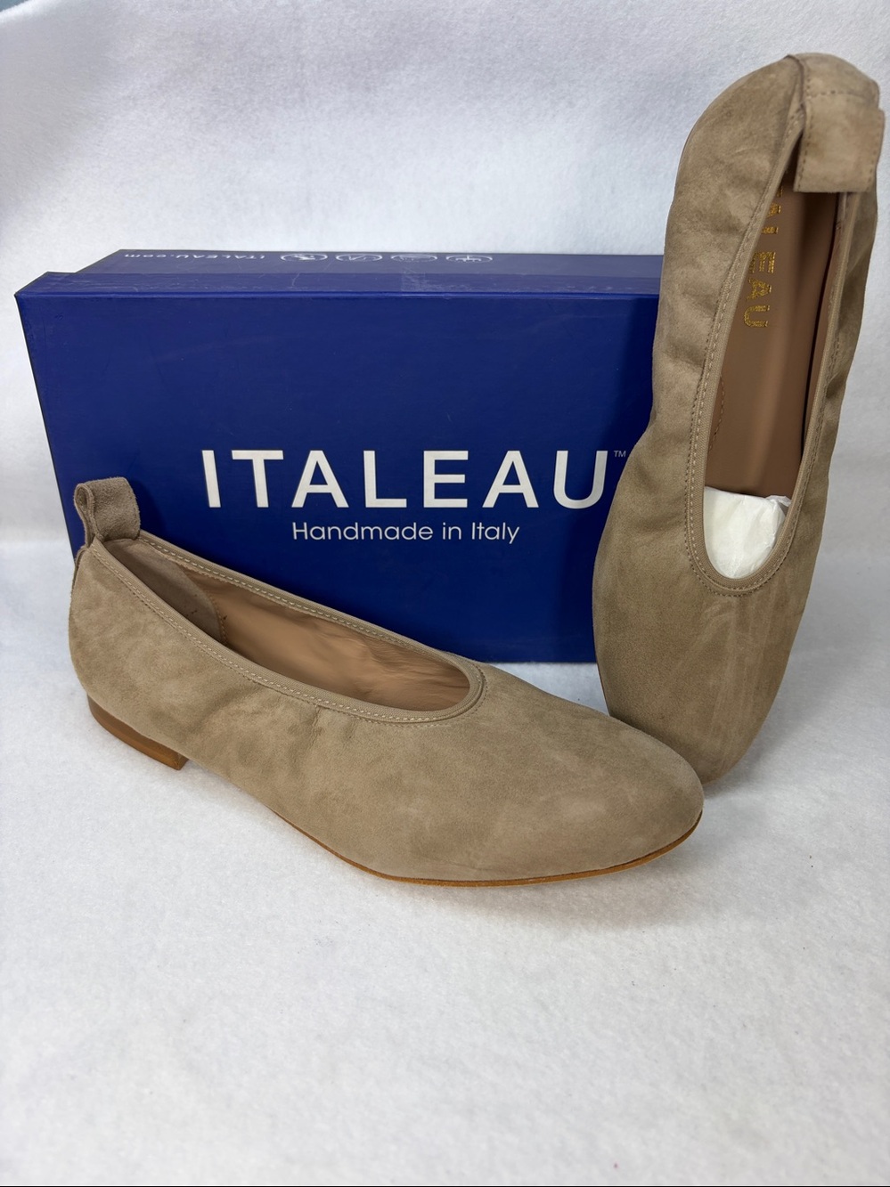 Size 8/38 Italeau Valleria Flexcam Taupe Suede Ballet Flats